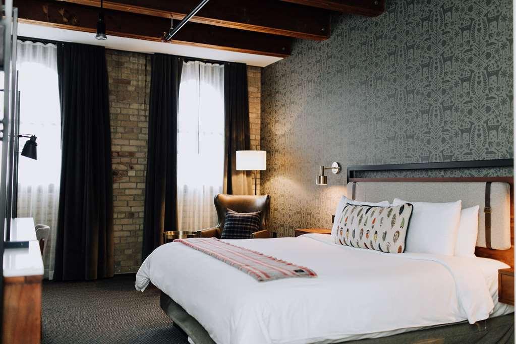 Hewing Hotel Minneapolis Room photo