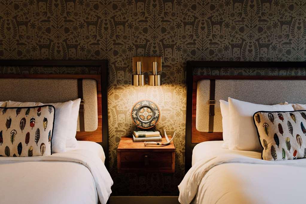 Hewing Hotel Minneapolis Room photo